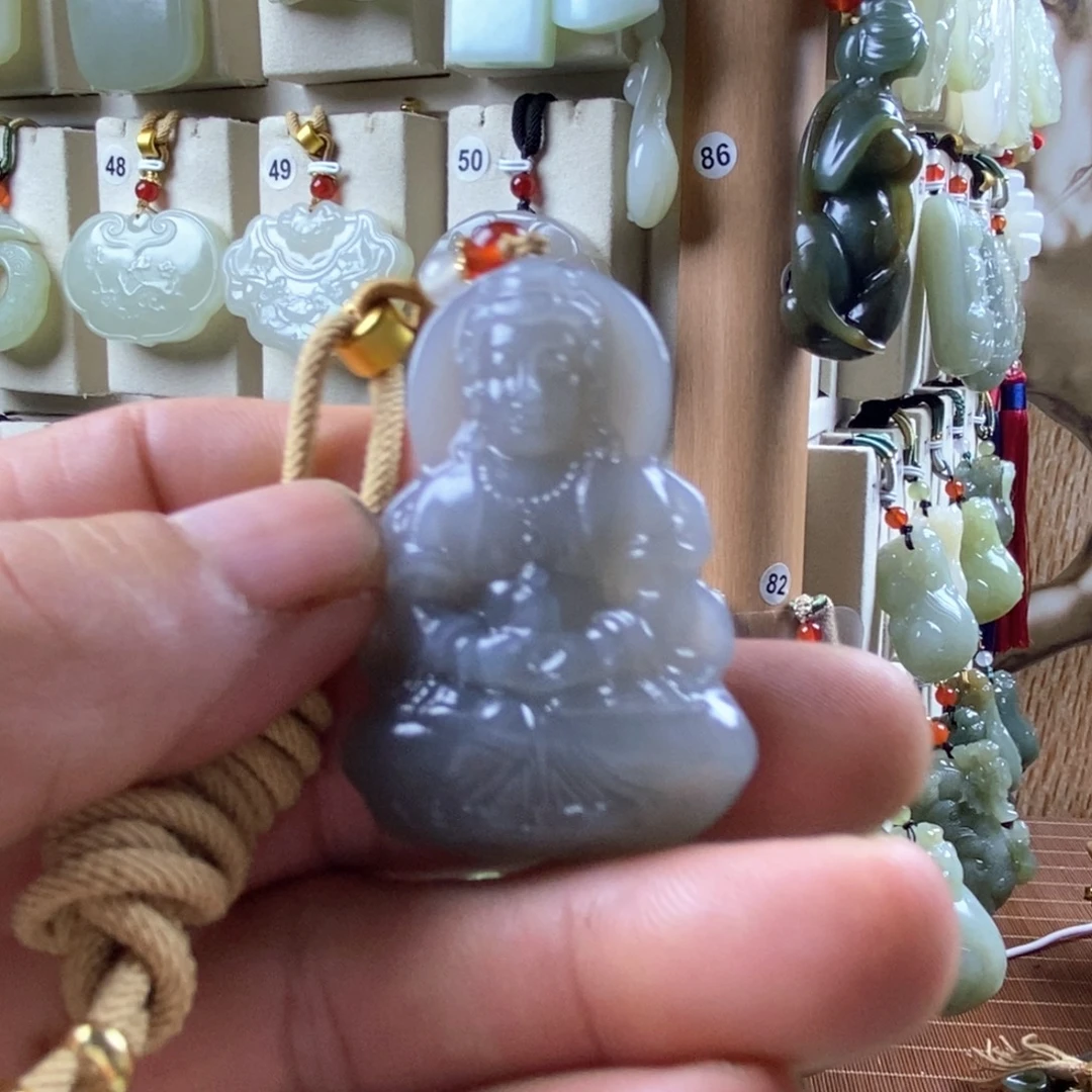 小***哥和田玉（糖玉）未镶嵌颈饰