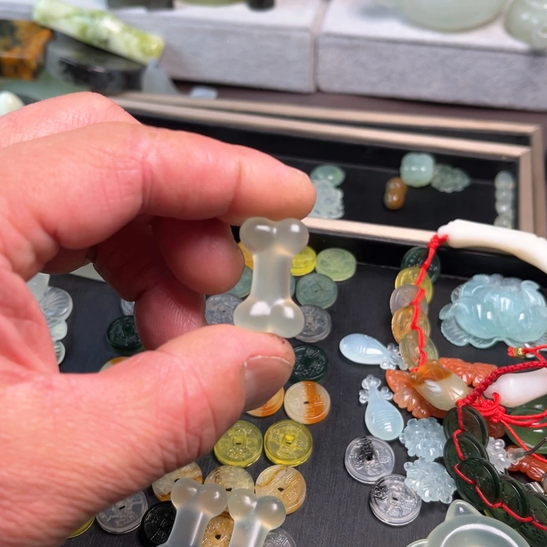 蛇纹石玉原石未镶嵌狂****雷