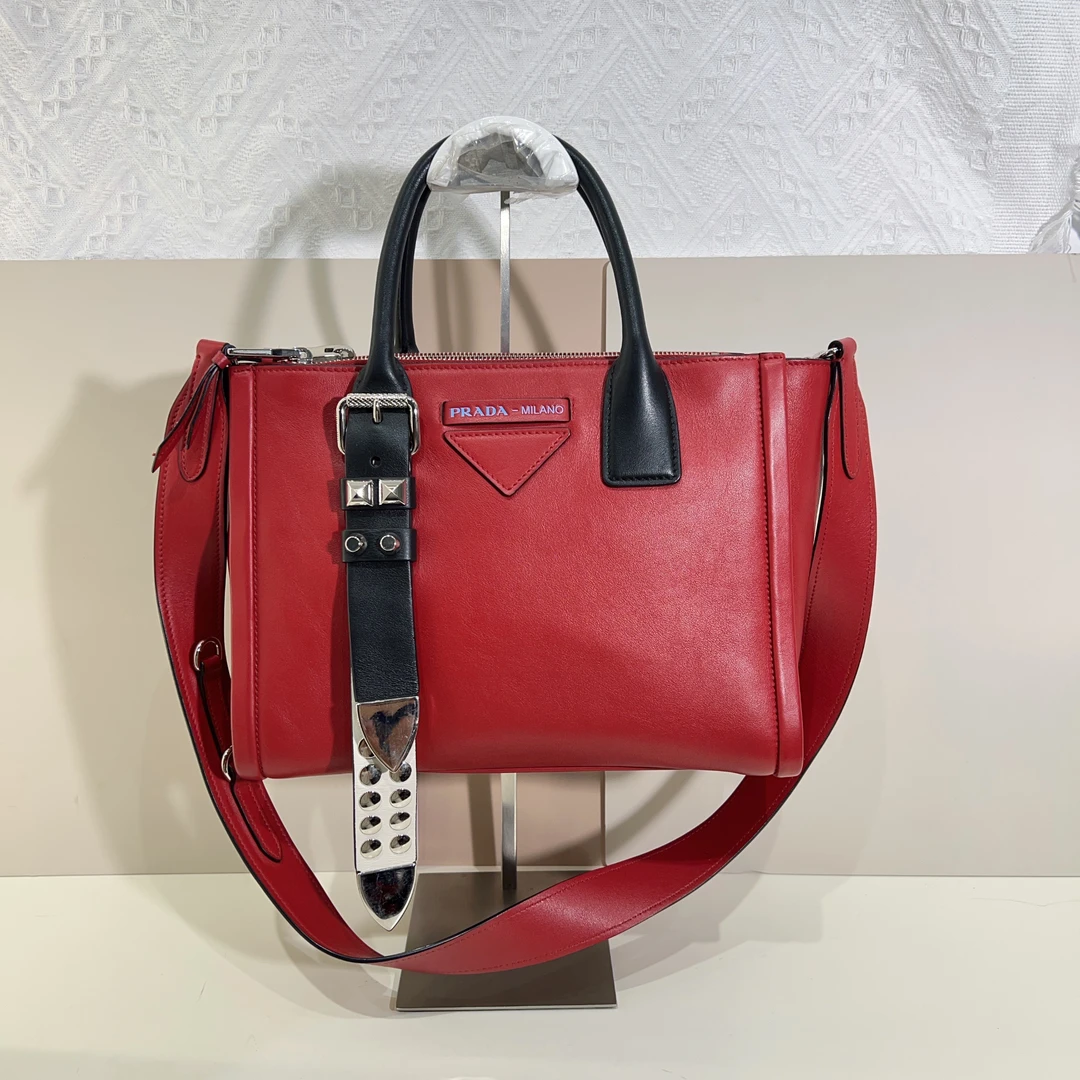 95新 Prada/普拉达 Prada普拉达新款秋千包a9103