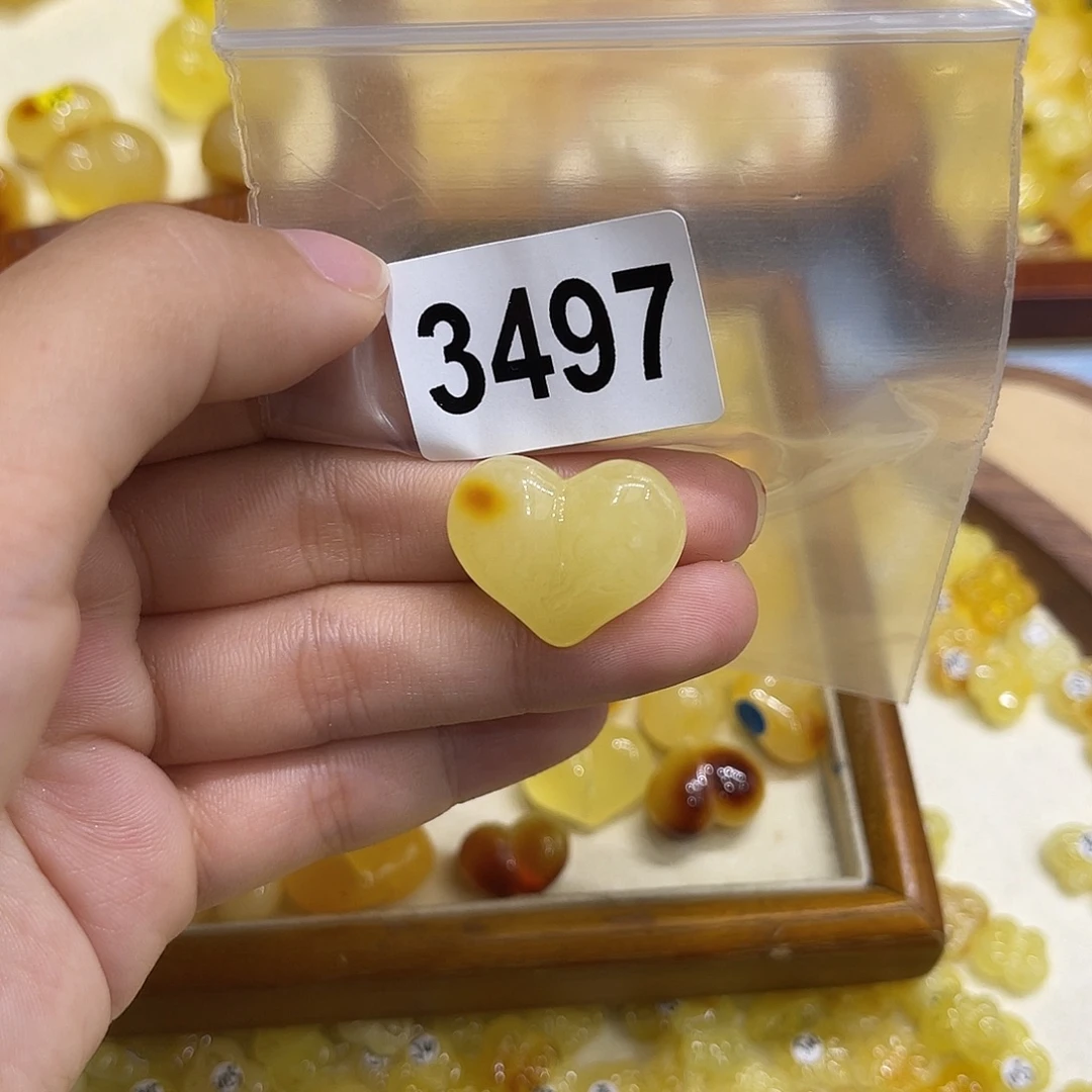 琥珀未镶嵌珠宝奇石