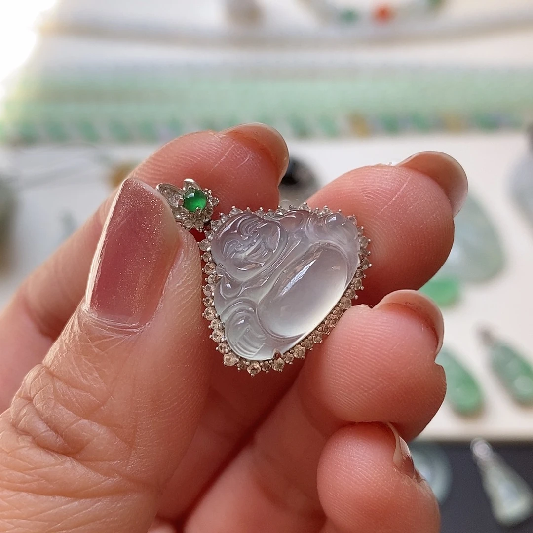 翡翠颈饰18K金镶嵌一刀切冰佛公