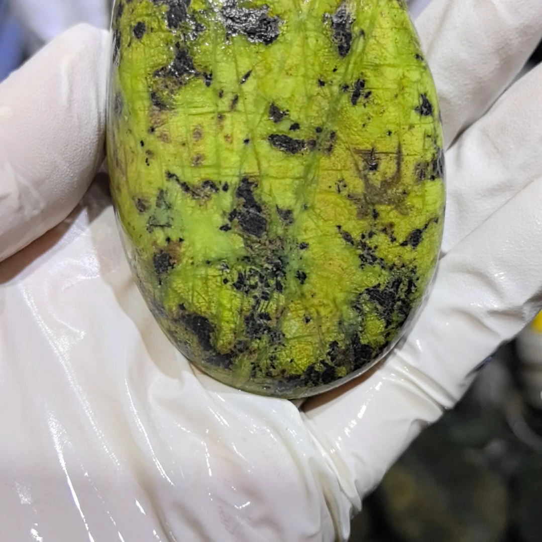 用***0藏玉药王石原石一个