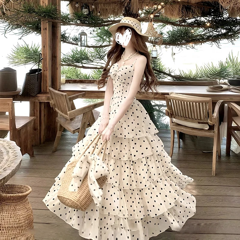 法式波点吊带连衣裙女夏日绝美高级感气质度假收腰显瘦蛋糕长裙子