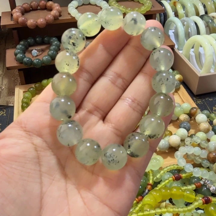 未镶嵌蛇纹石玉手链