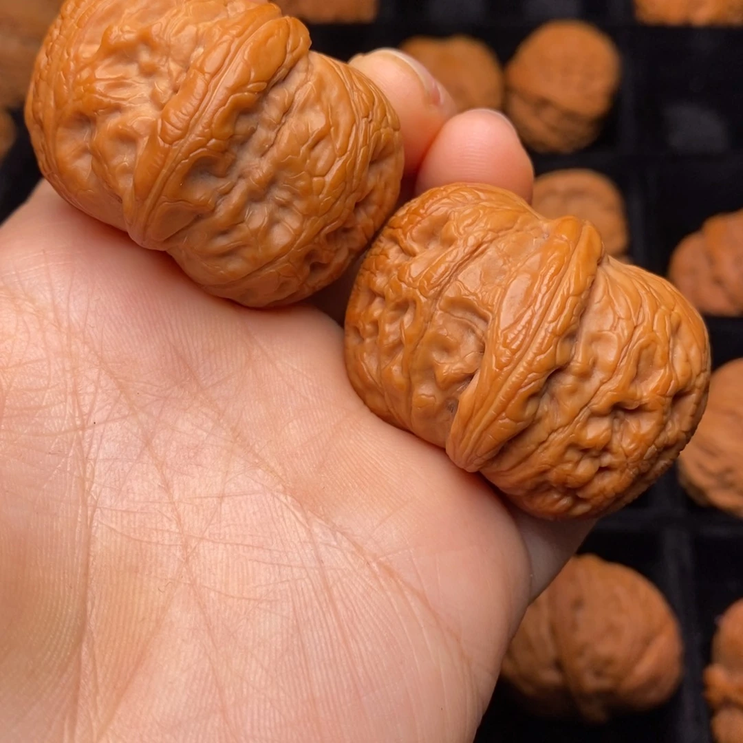 文玩核桃把件秦岭野生核桃