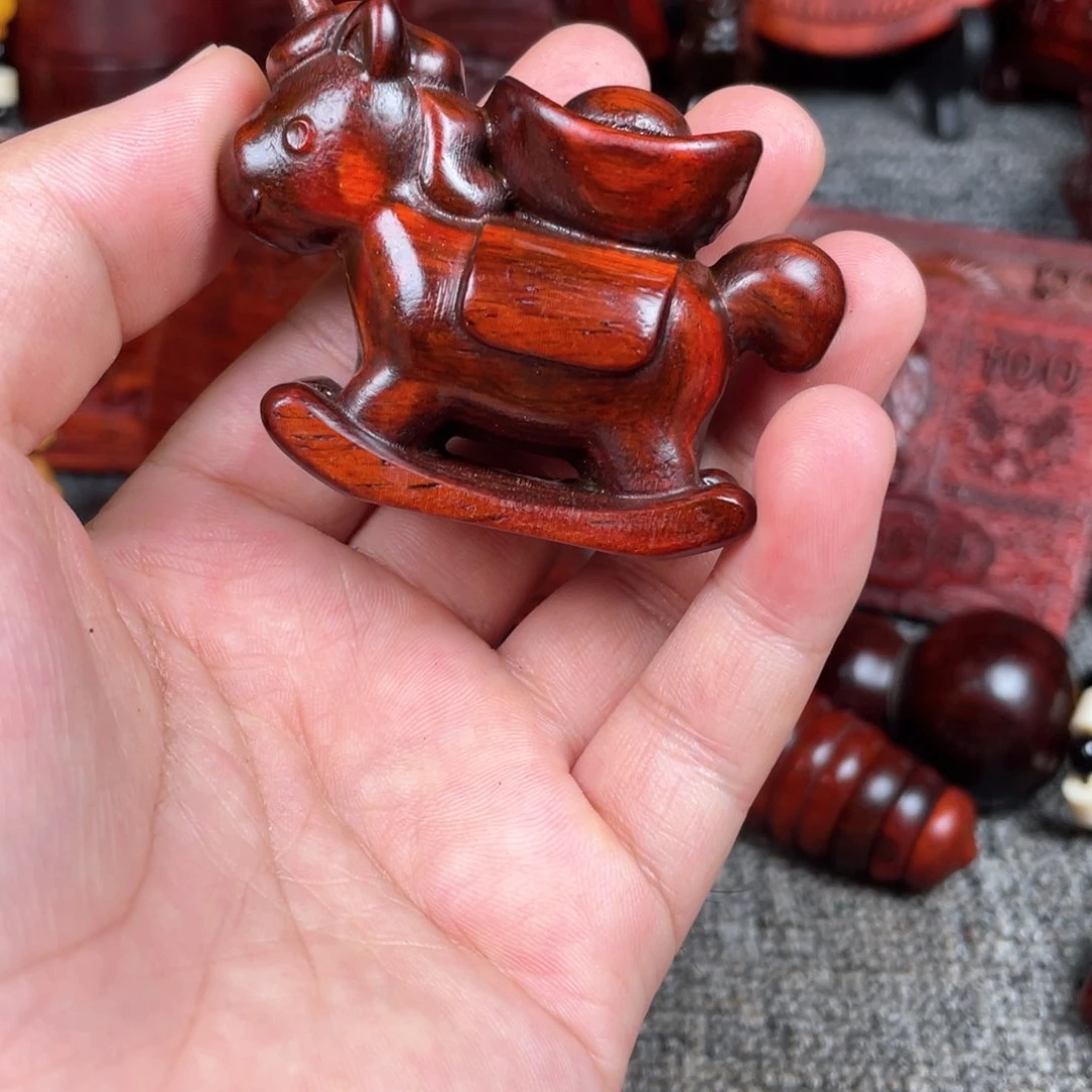 木紫檀木马上发财手把件