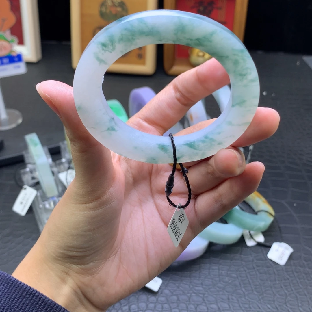 定制翡翠未镶嵌翡翠手镯