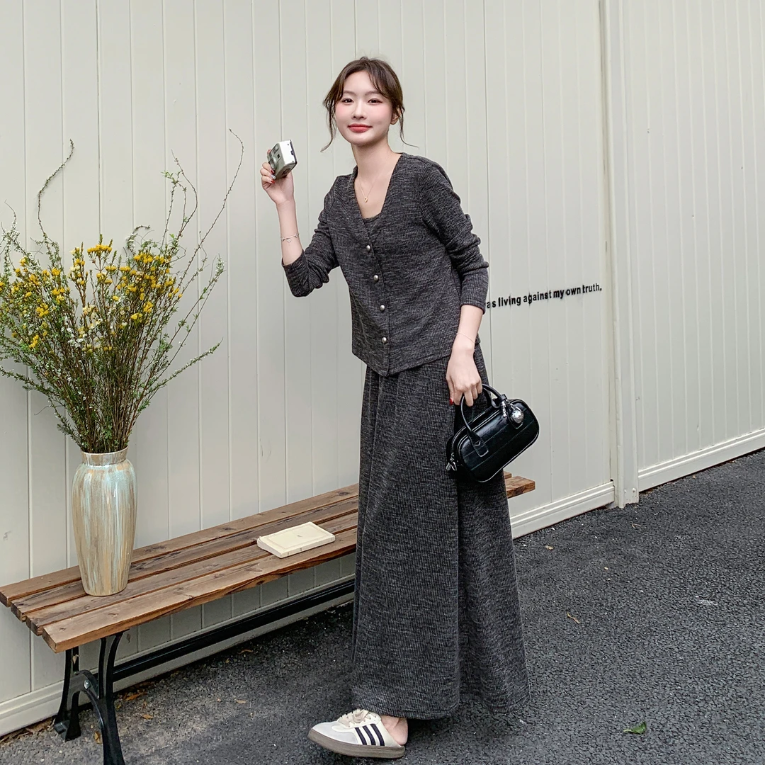 针织开衫吊带裙套装女2025春秋减龄穿搭ootd两件套老钱风韩系风格