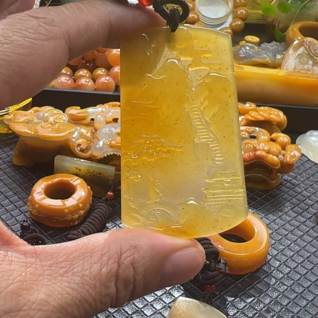 石英质玉未镶嵌颈饰