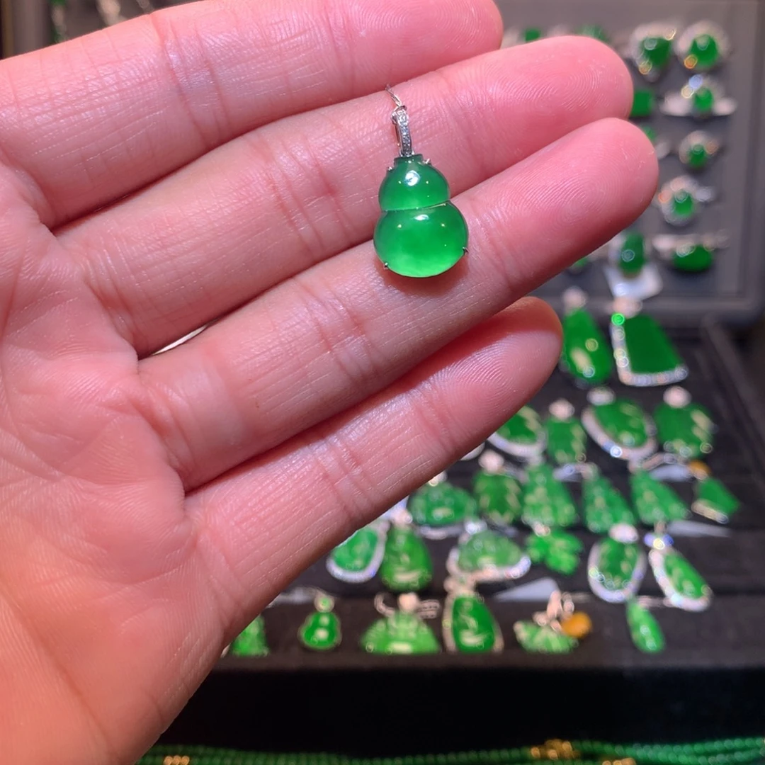 翡翠吊坠(不含链)18K金镶嵌天然翡翠