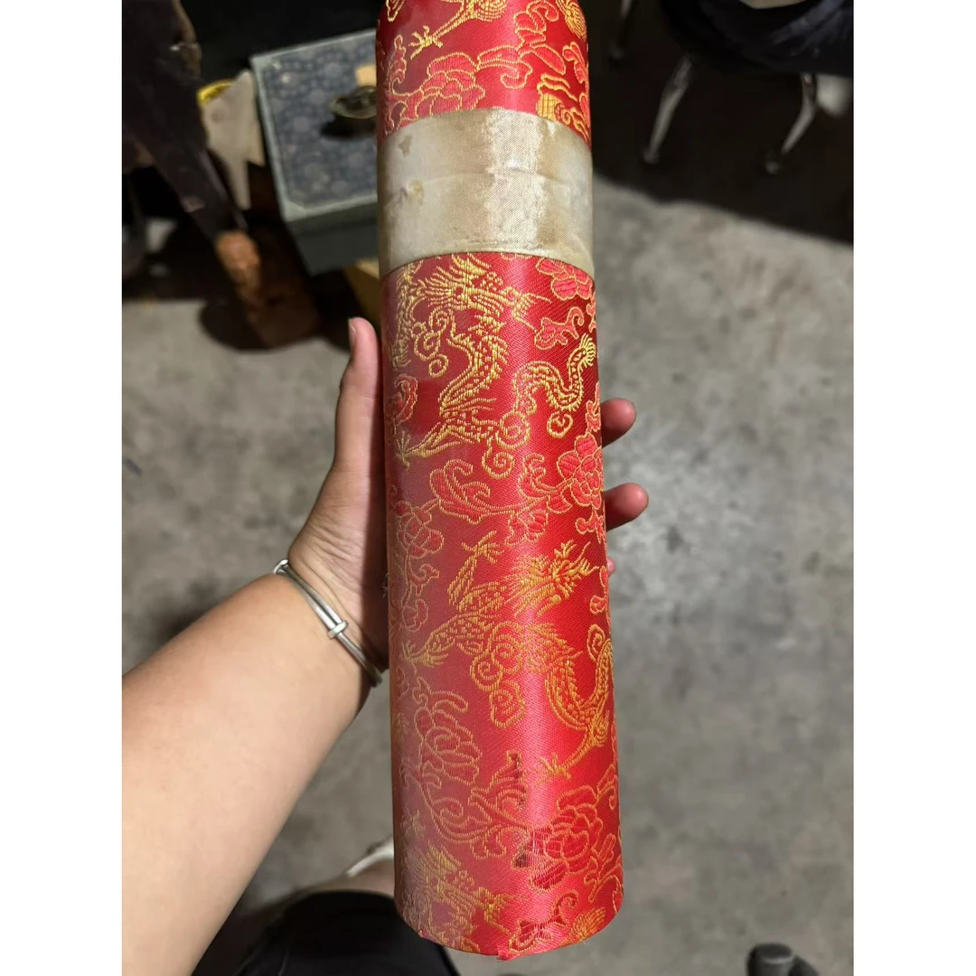 精品摆件小红色圆筒
