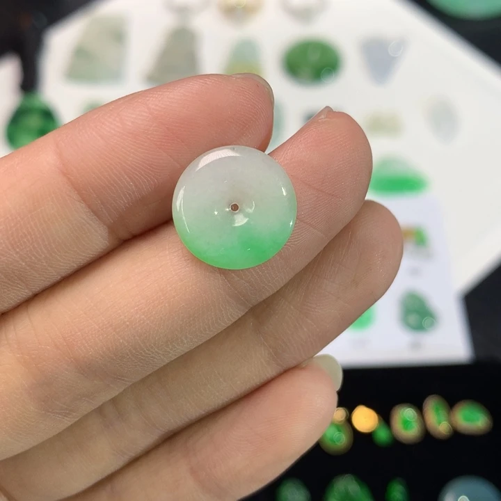 翡翠挂件未镶嵌翡翠平安扣