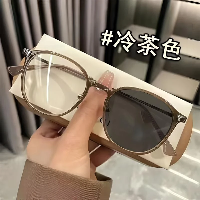 感光变色防蓝光眼镜女生超轻素颜显白可配度数近视眼镜高颜值圆框
