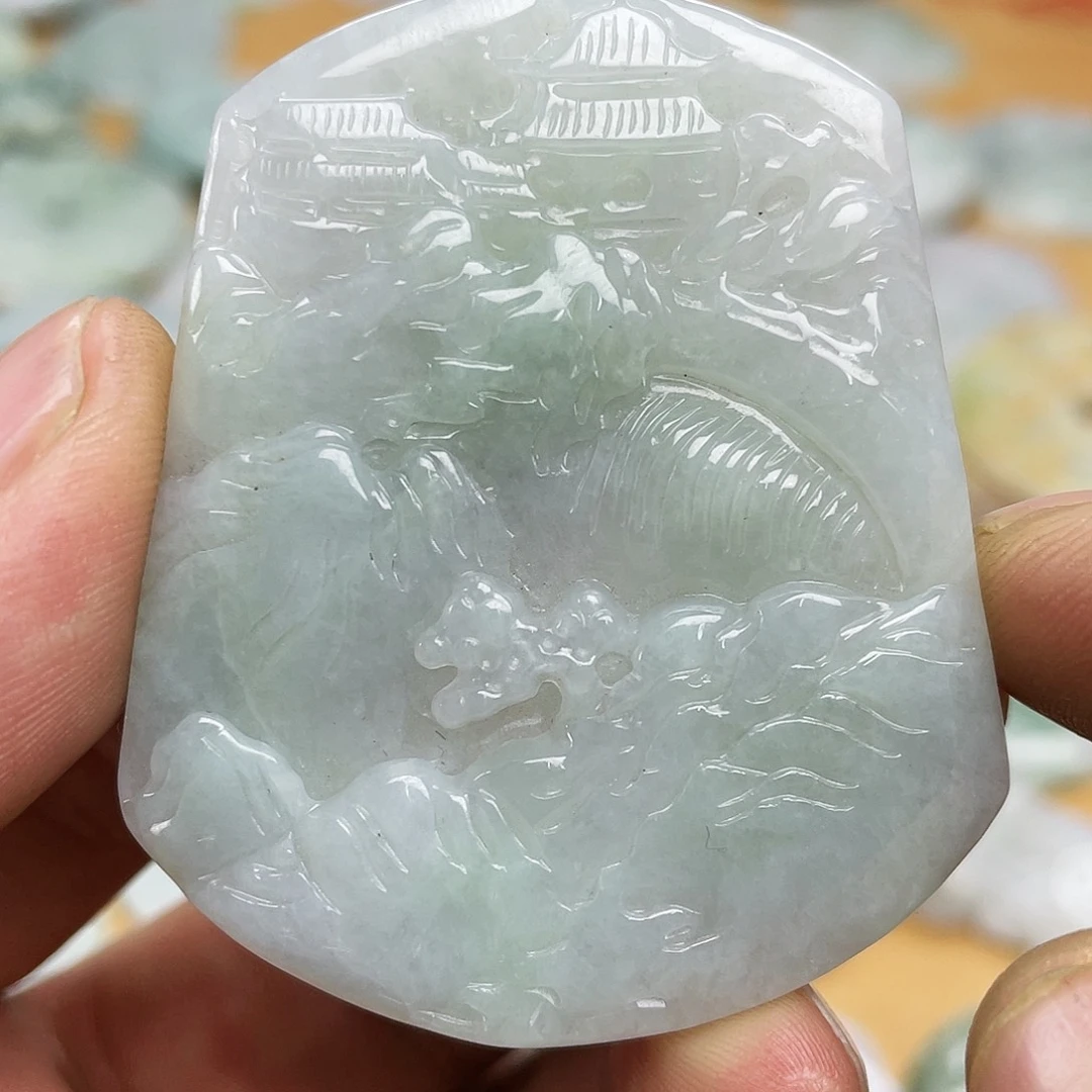 翡翠未镶嵌颈饰山水牌