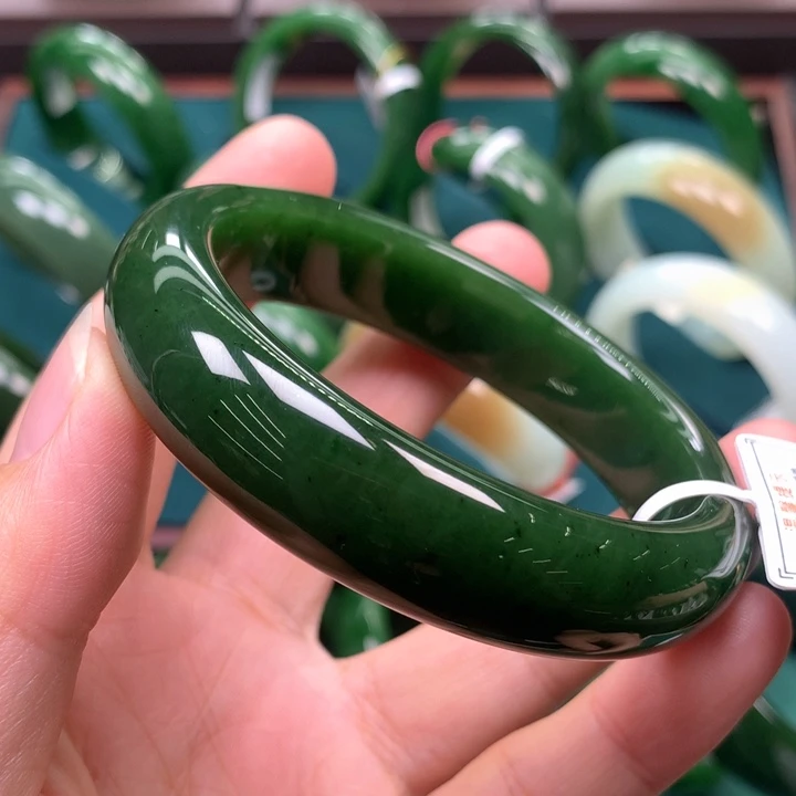 未镶嵌手镯和田玉（碧玉）