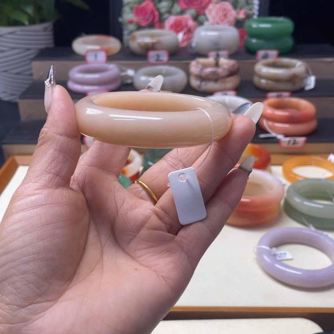 石英质玉未镶嵌手镯