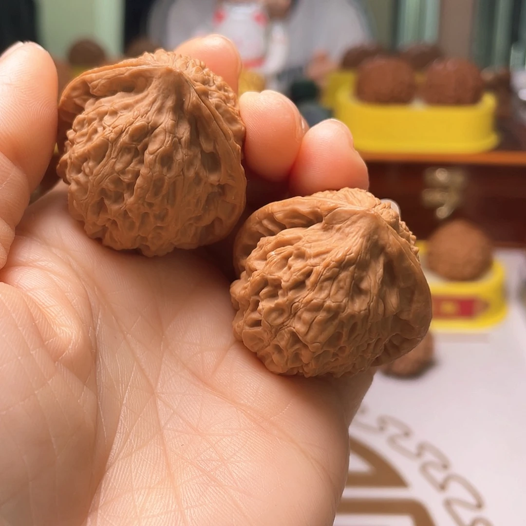 文玩核桃吊坠金牛38