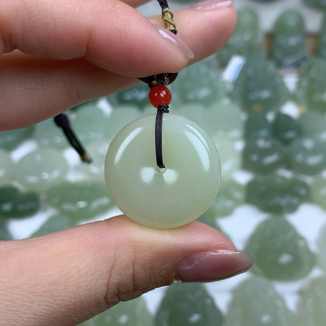【闪购商品】颈饰未镶嵌和田玉