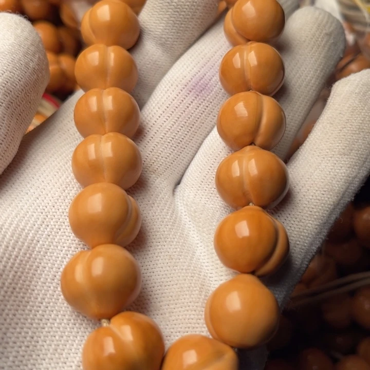 吴***闹猴头核桃手串屁桃