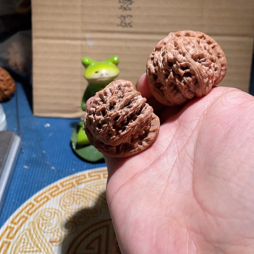 文玩核桃吊坠无*?三角白