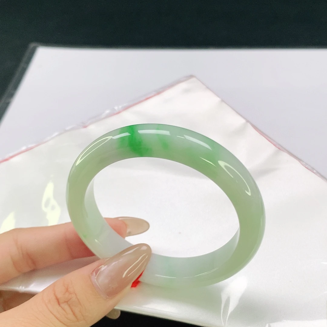 晶***宝翡翠未镶嵌手镯1129