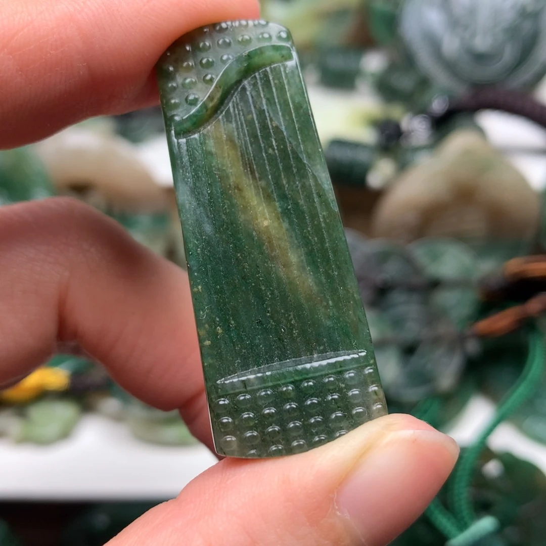 独山玉颈饰未镶嵌瑕疵品处理，介意勿拍