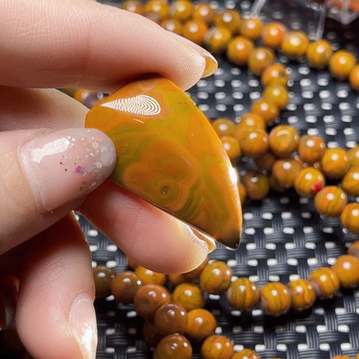 玛瑙/玉髓颈饰未镶嵌草*