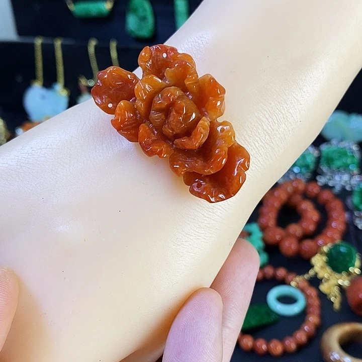 翡翠未镶嵌颈饰吊坠