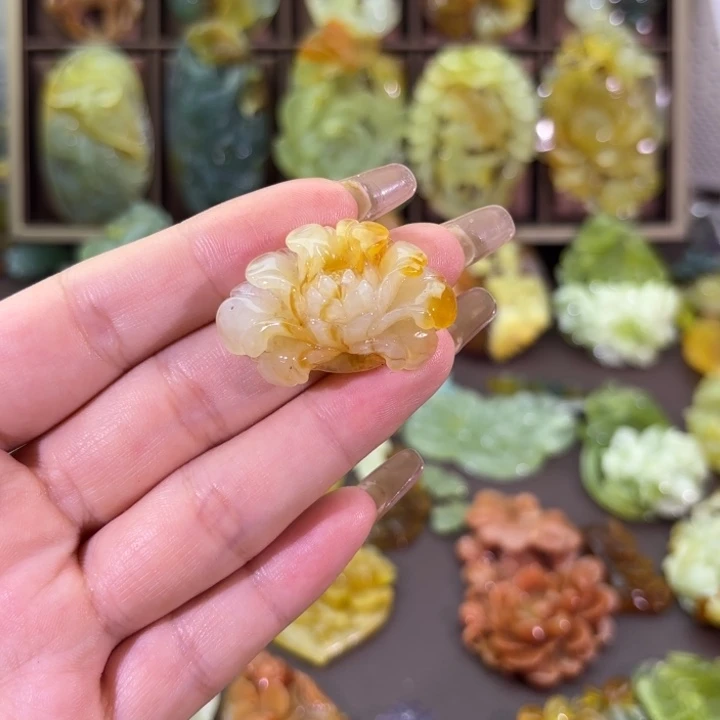 未镶嵌蛇纹石玉颈饰