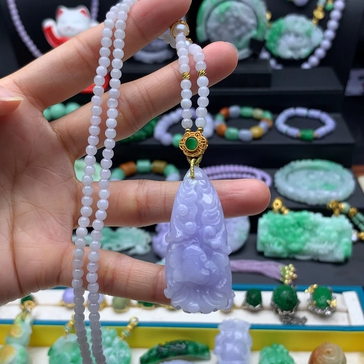 翡翠未镶嵌颈饰紫翡白菜