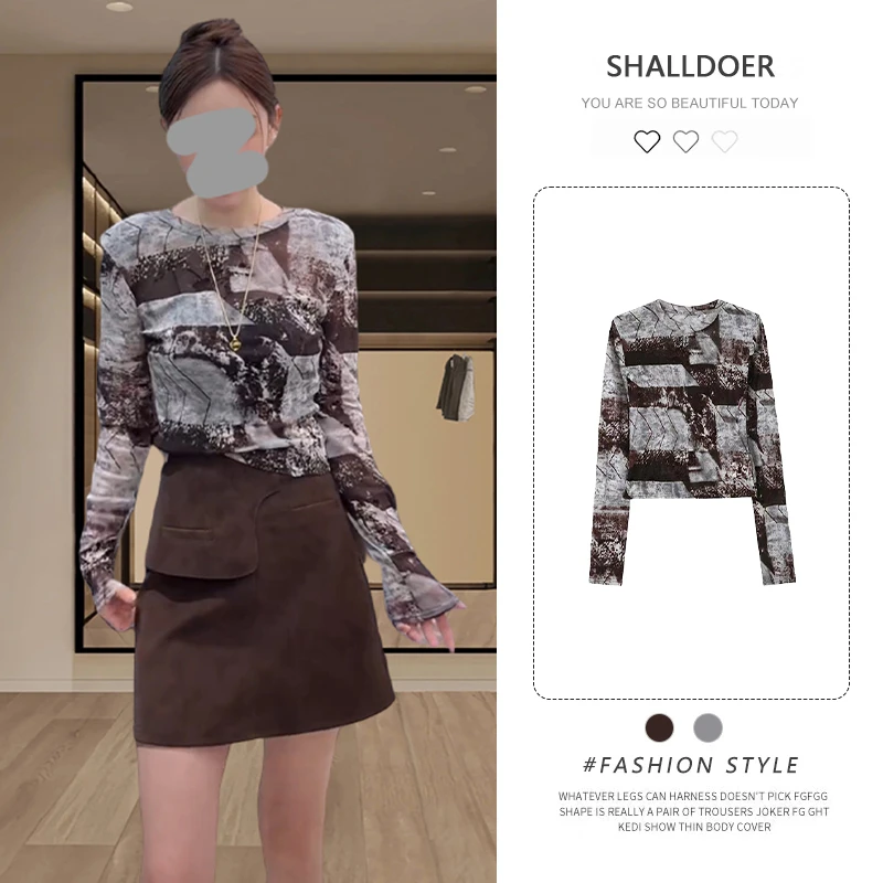 2025秋季衣服女韩系日常通勤百搭印花设计感圆领小众洋气潮流T恤