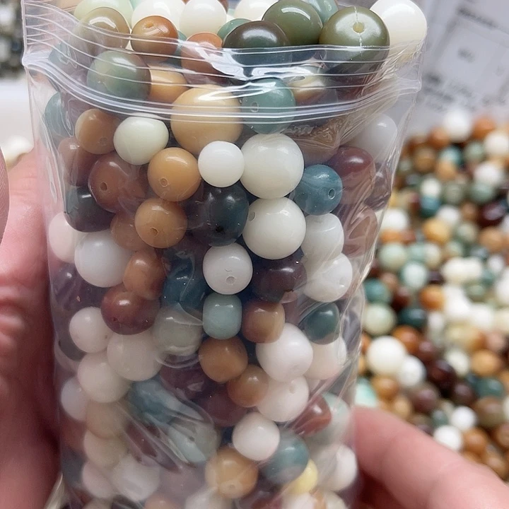 白玉菩提吊坠吴***.瑕疵混珠1包维达