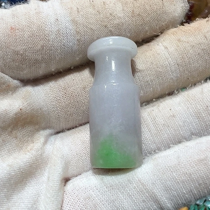 颈饰未镶嵌和田玉（糖玉）