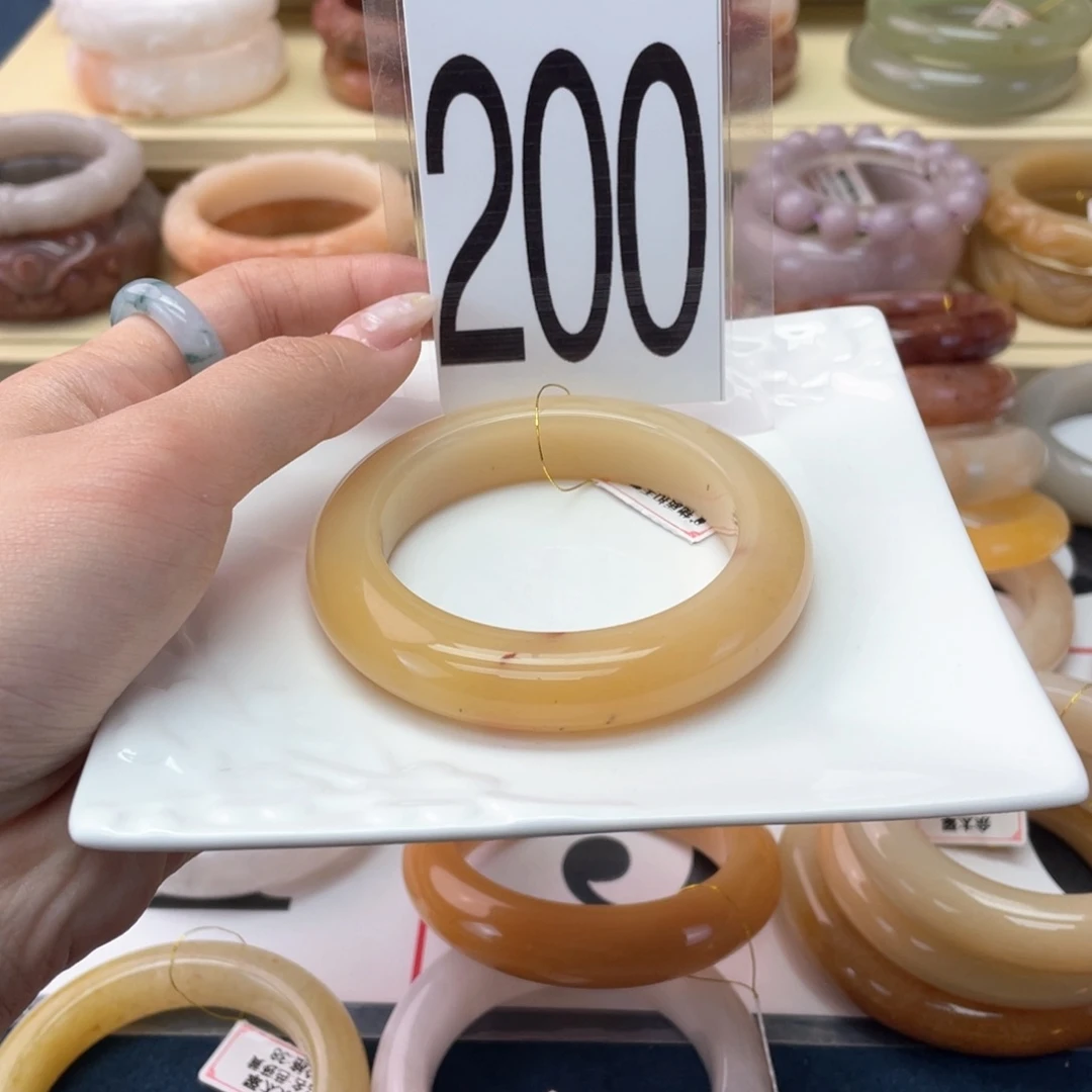 石英岩玉未镶嵌手镯