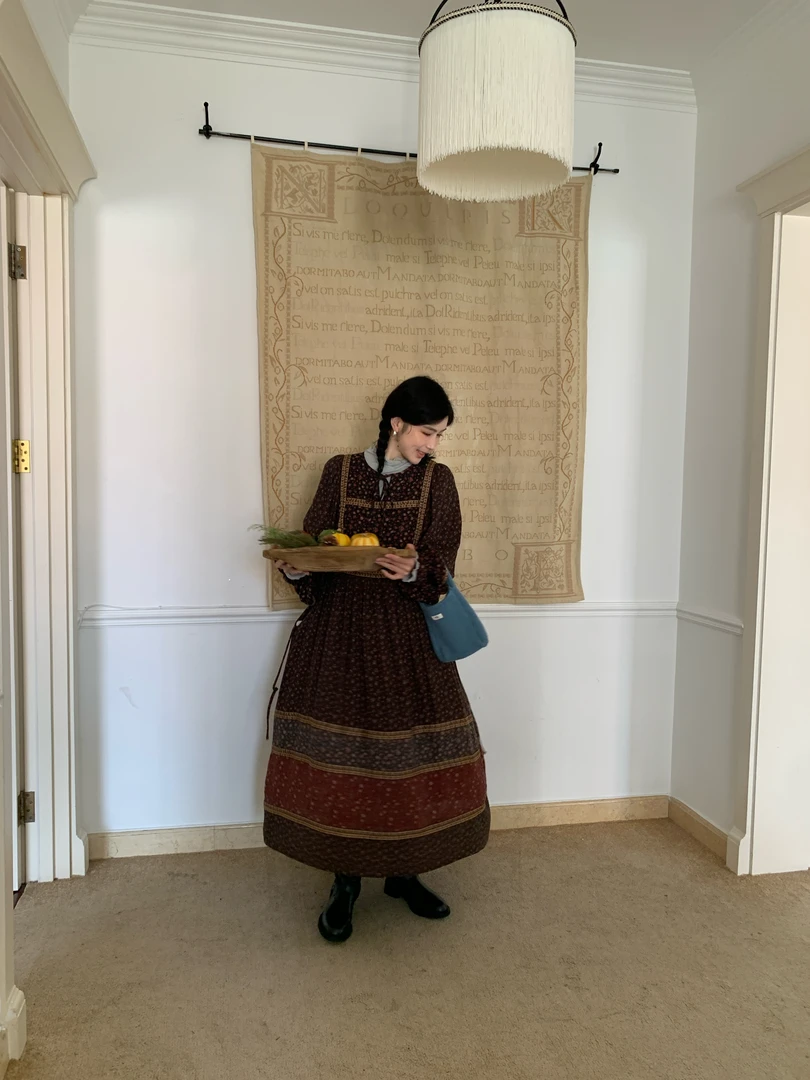 秋屿頔moment 自制 狂野裙复古百搭宽松设计感碎花连衣裙