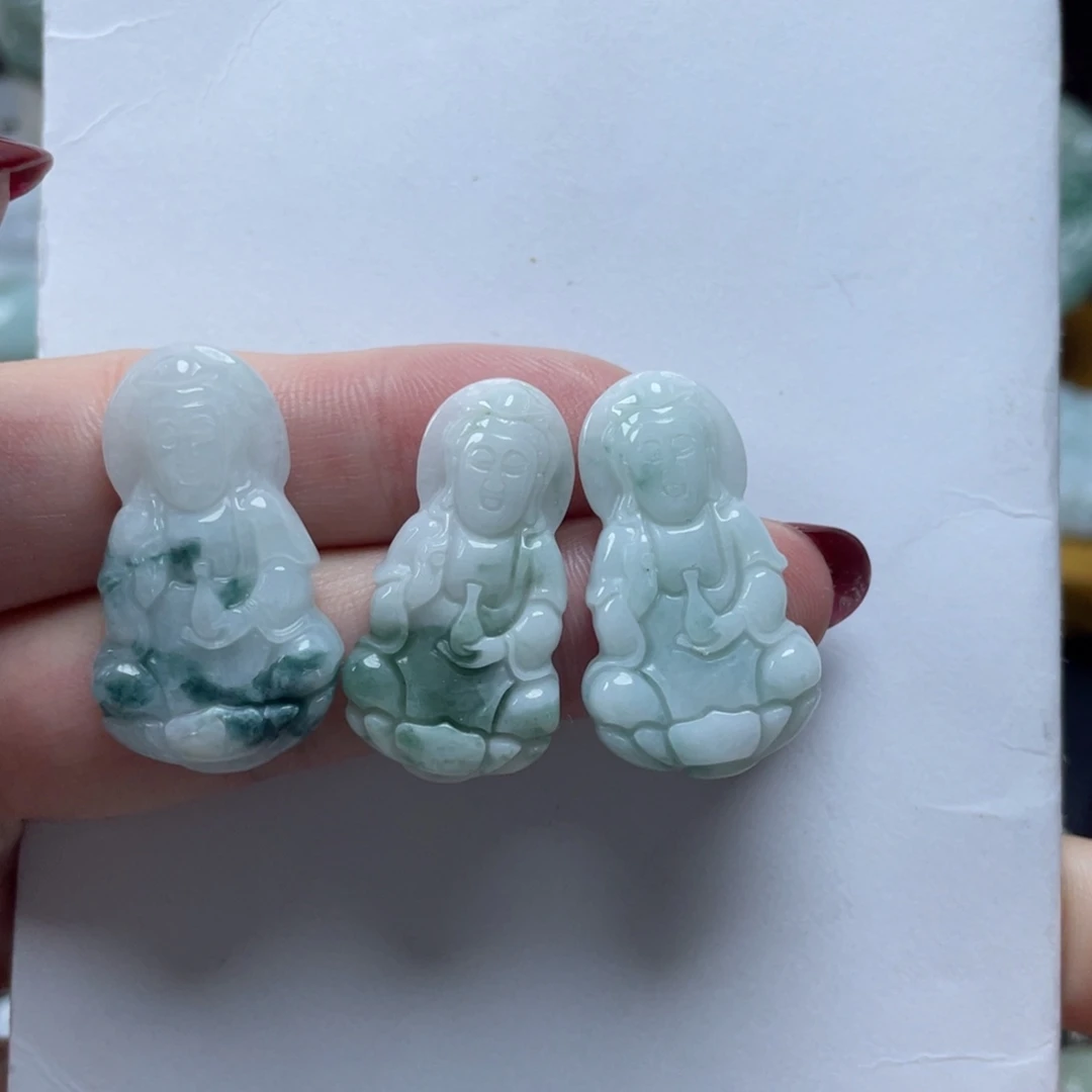 翡翠颈饰未镶嵌观音