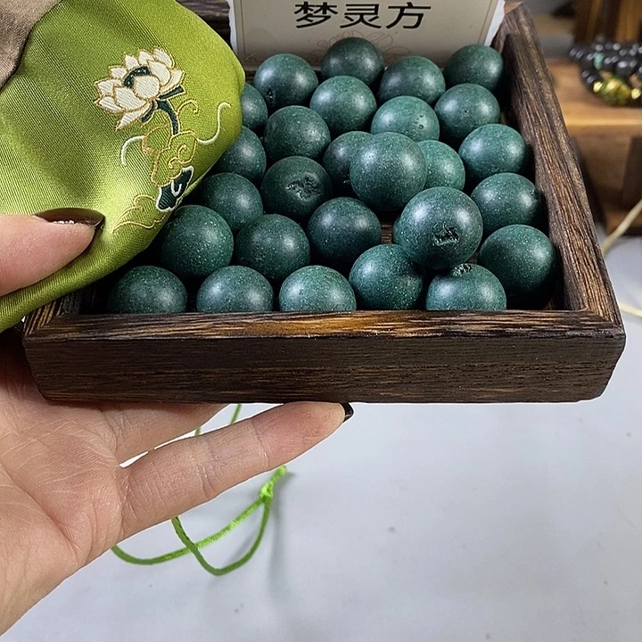 泥塑瑕疵梦灵1.8无打孔香包