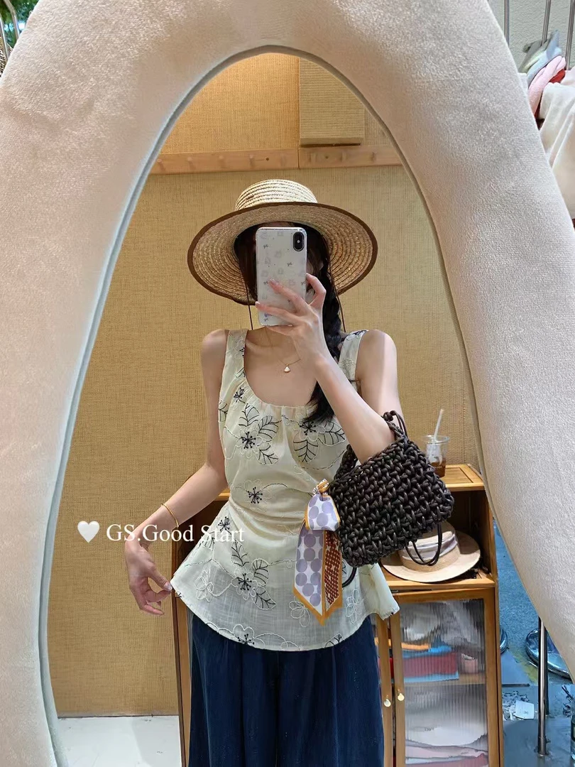 夏季气质立体刺绣花朵露腰吊带背心时尚减龄上衣