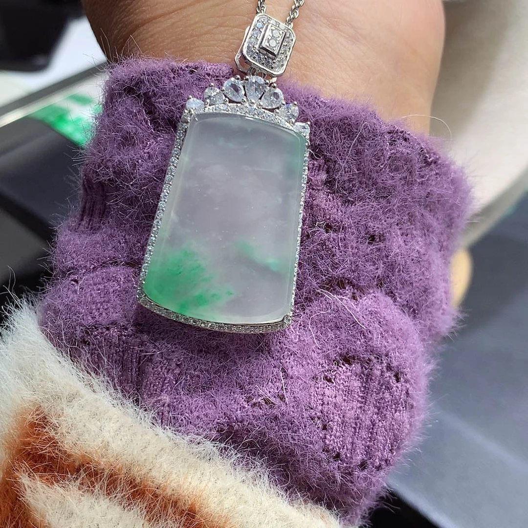 颈饰银S925镶嵌石英质玉（非洲翠）