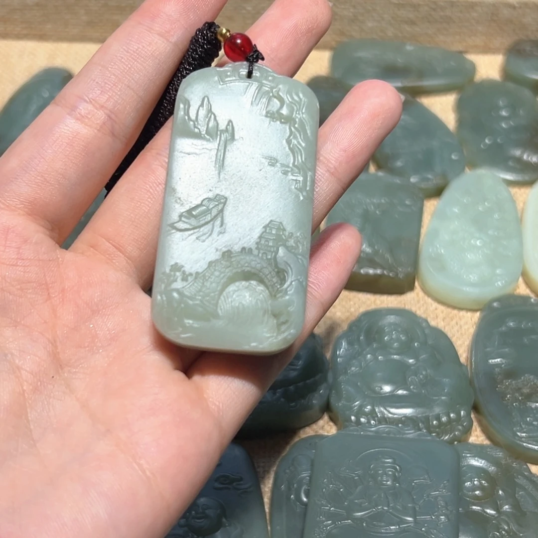 *****和田玉未镶嵌颈饰