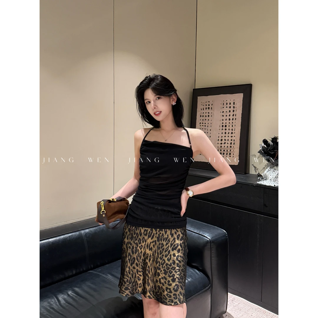 【浪漫可视】设计感压褶堆叠领吊带背心