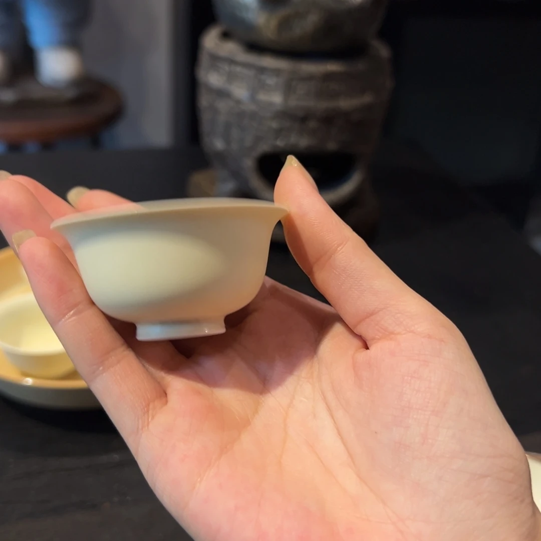 陶瓷。      陶瓷。