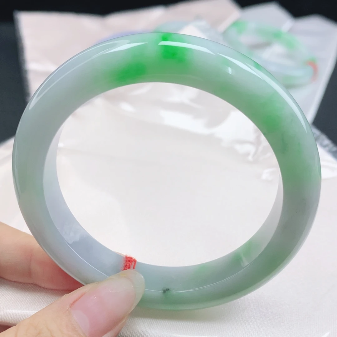 翡翠未镶嵌手镯缅甸59.9胶润细腻飘阳绿正圈