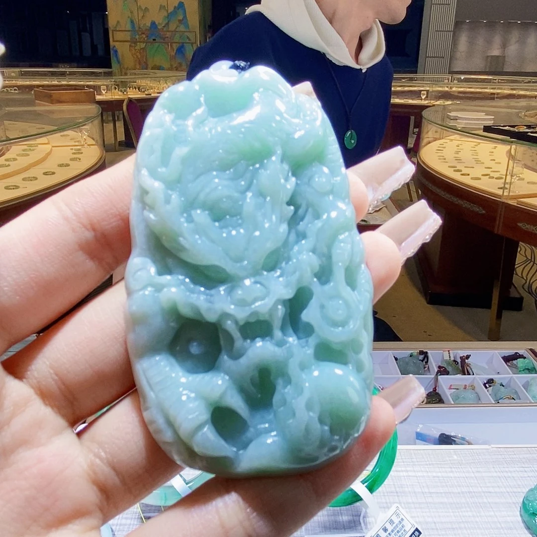翡翠颈饰未镶嵌翡翠