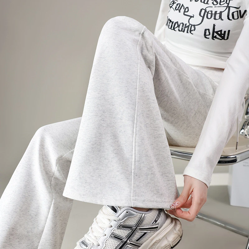 2025年同款慵懒瑜伽裤女白色微喇叭休闲卫裤春秋新款美式运动拖地