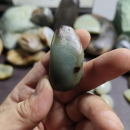 未镶嵌和田玉（糖玉）摆件