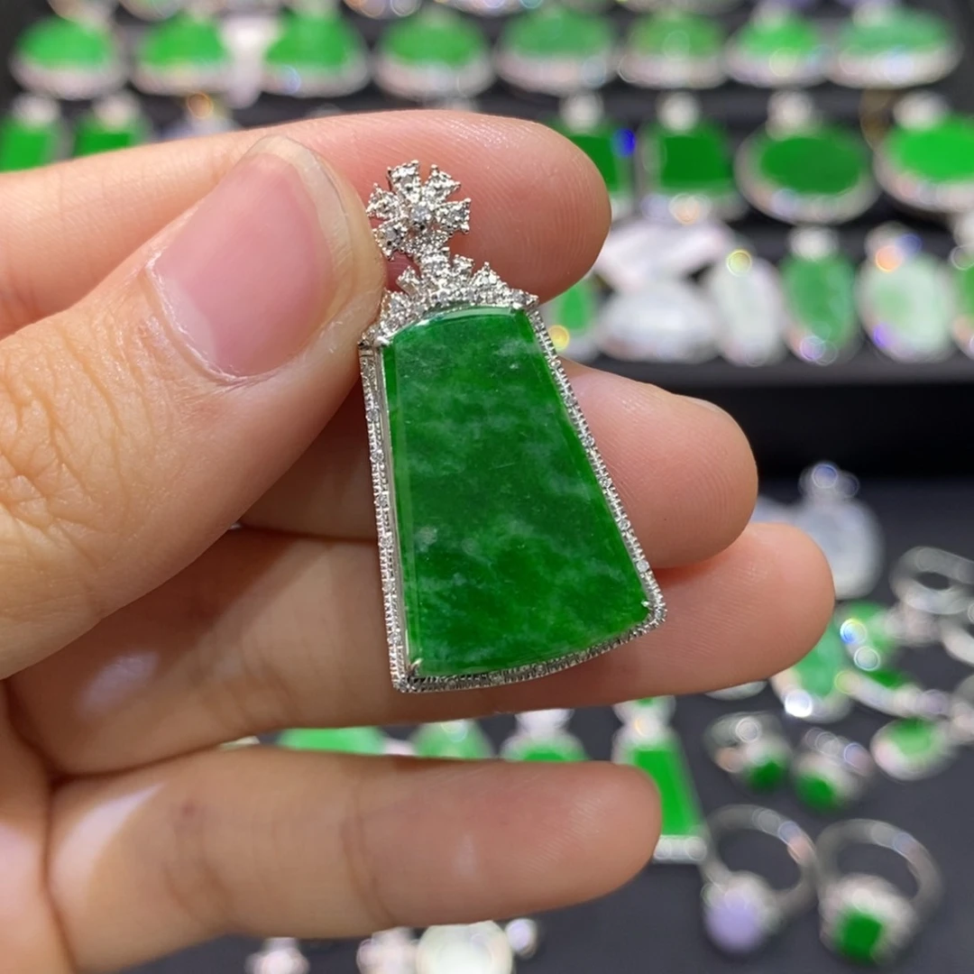 翡翠18K金镶嵌吊坠(不含链)
