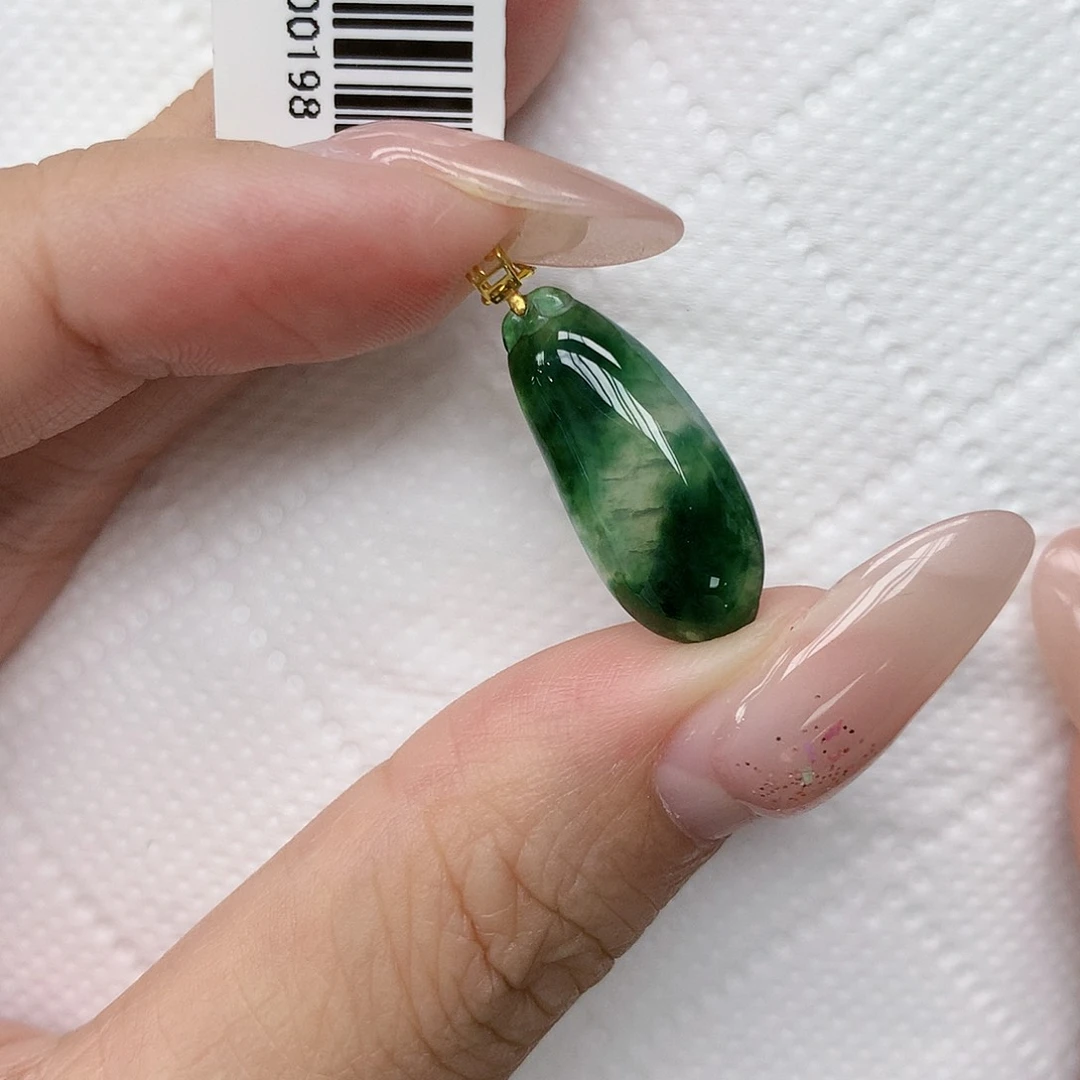 颈饰18K金镶嵌翡翠