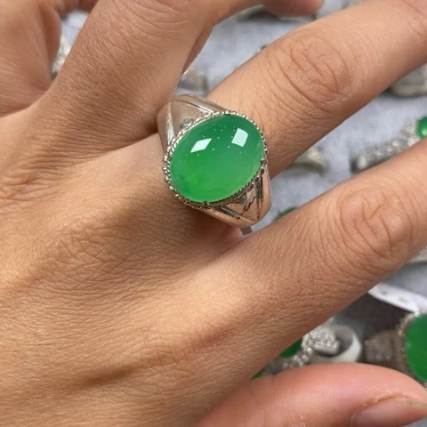 定制翡翠未镶嵌翡翠