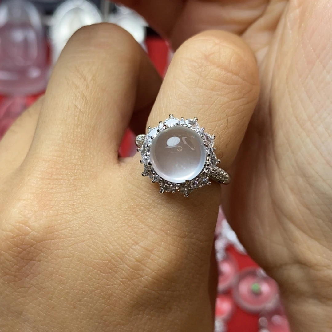 石英质玉合金吊坠